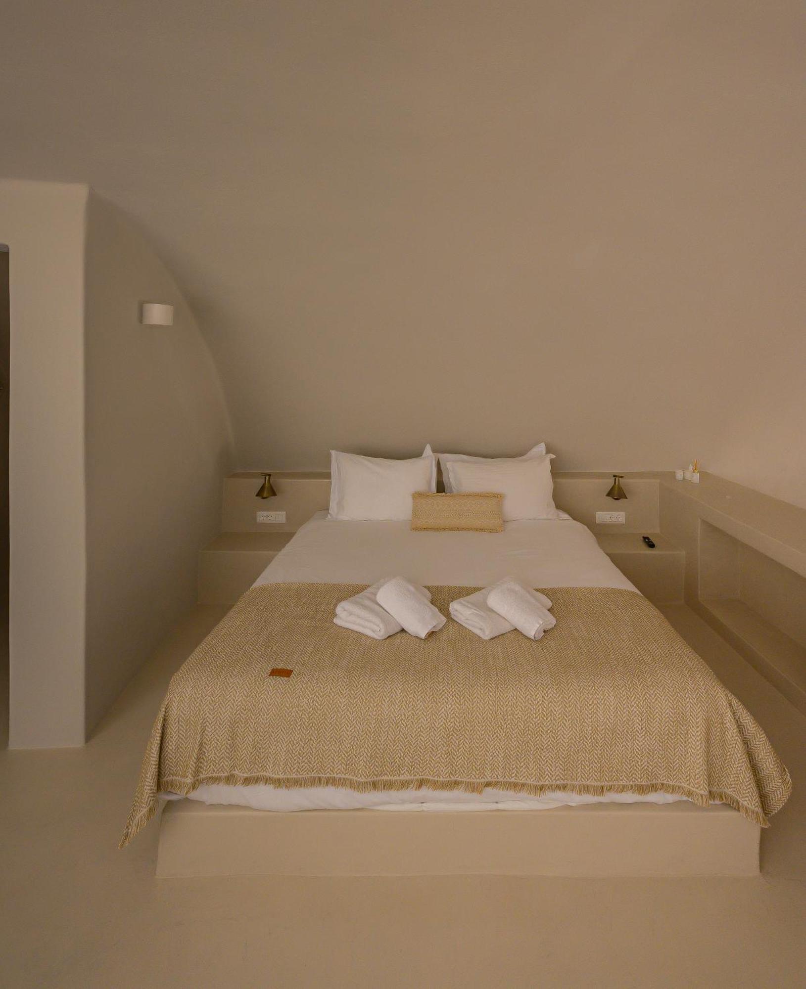 Elements Cave Suites Megalochori  Zimmer foto